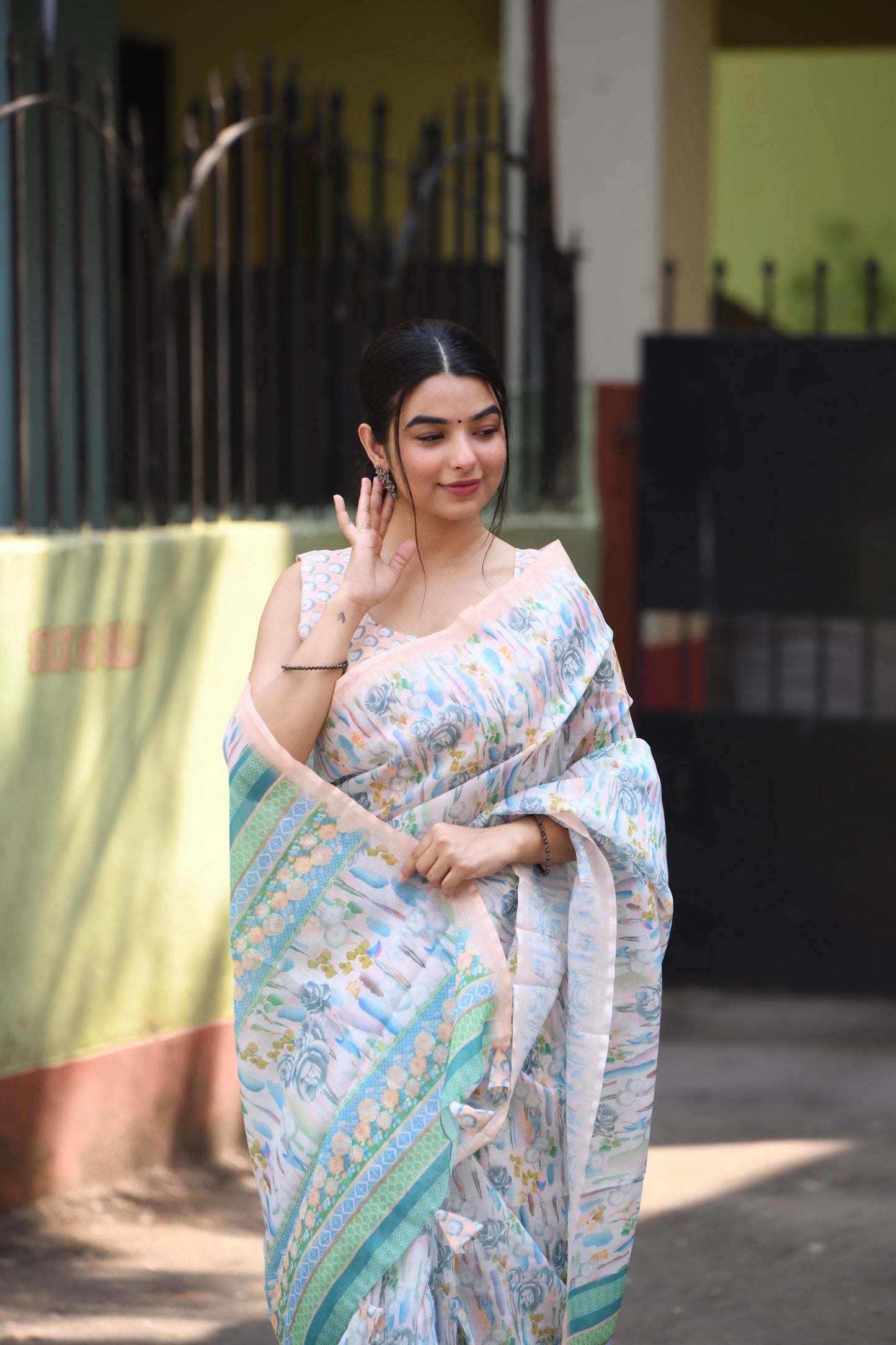 Woven Linen Party Wear Digital Print Saree