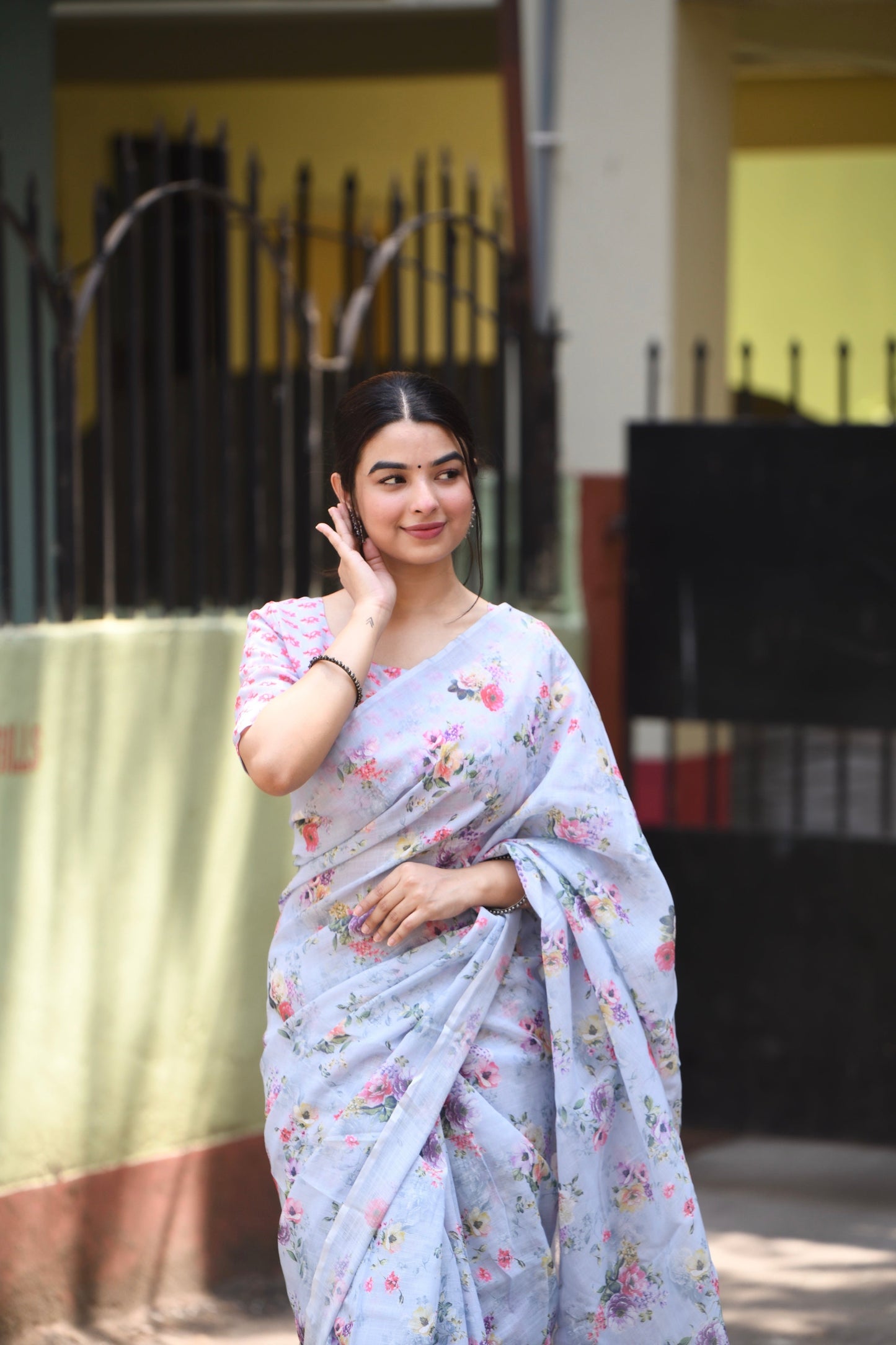 Onion Pink Blouse & Multicolour Heavy Linen Saree