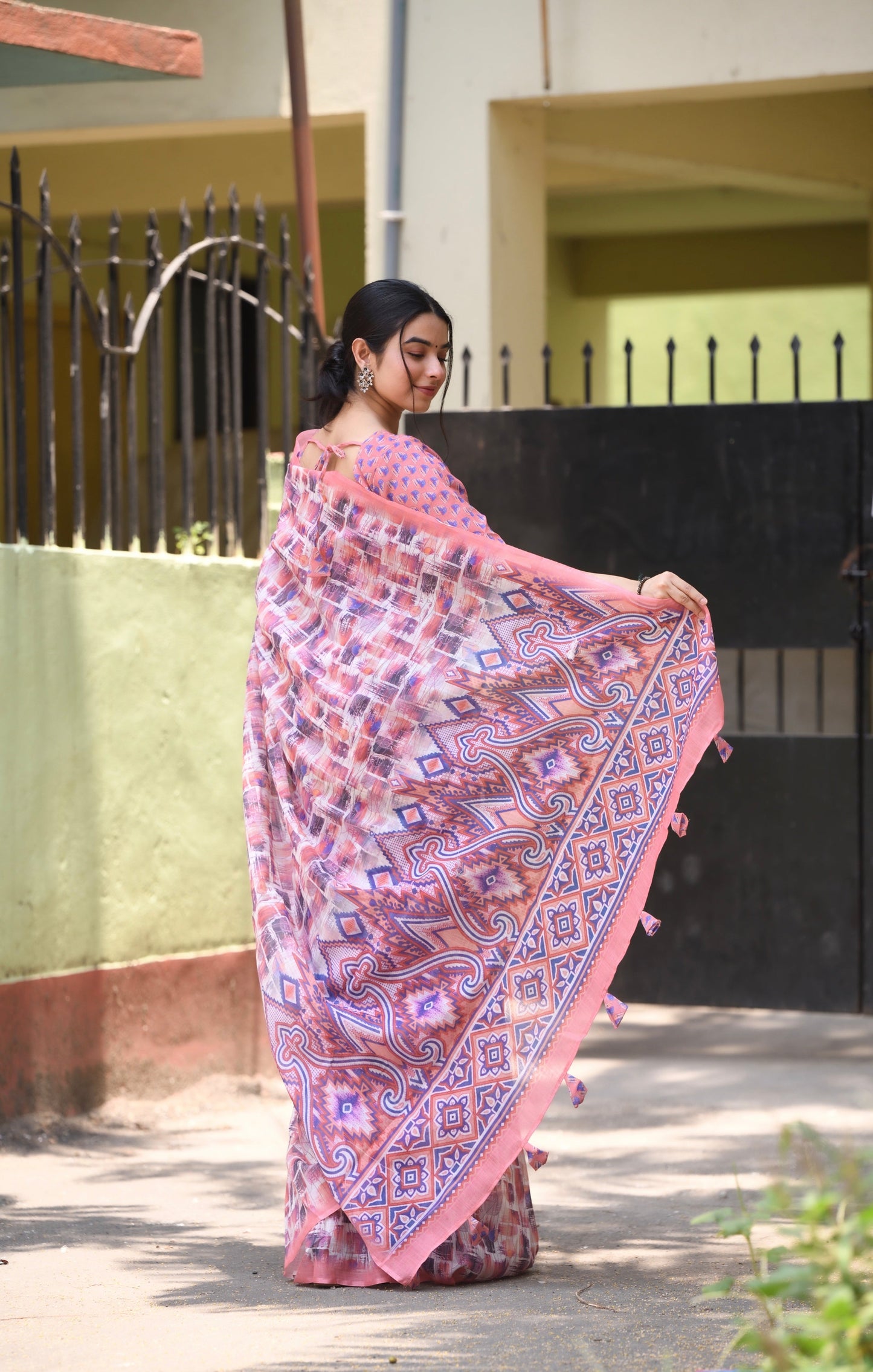 Pink & Multi Colour Heavy Linen Silk Saree