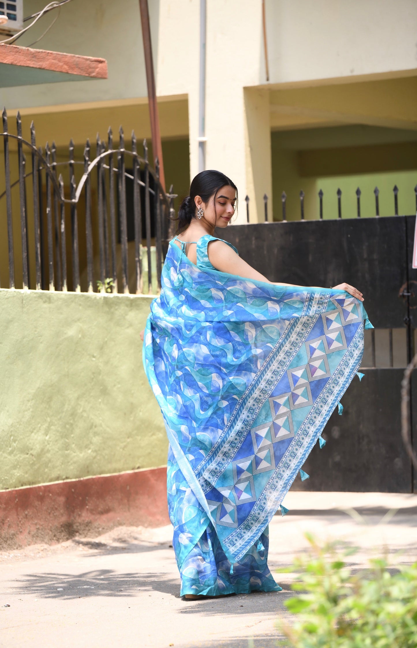 Royal Blue Colour Linen Beautiful Saree