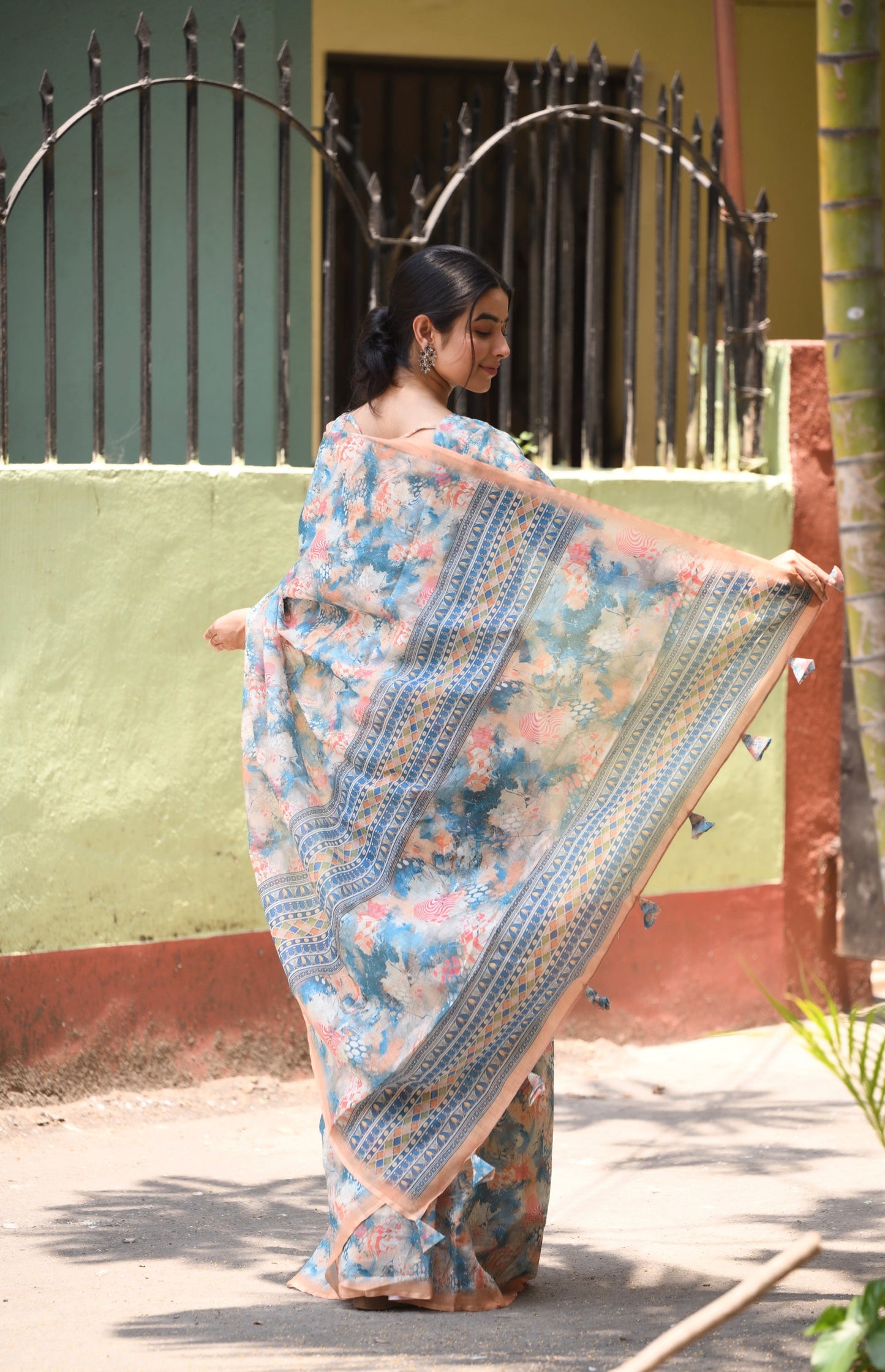 Abstract Printed Pure Linen Saree