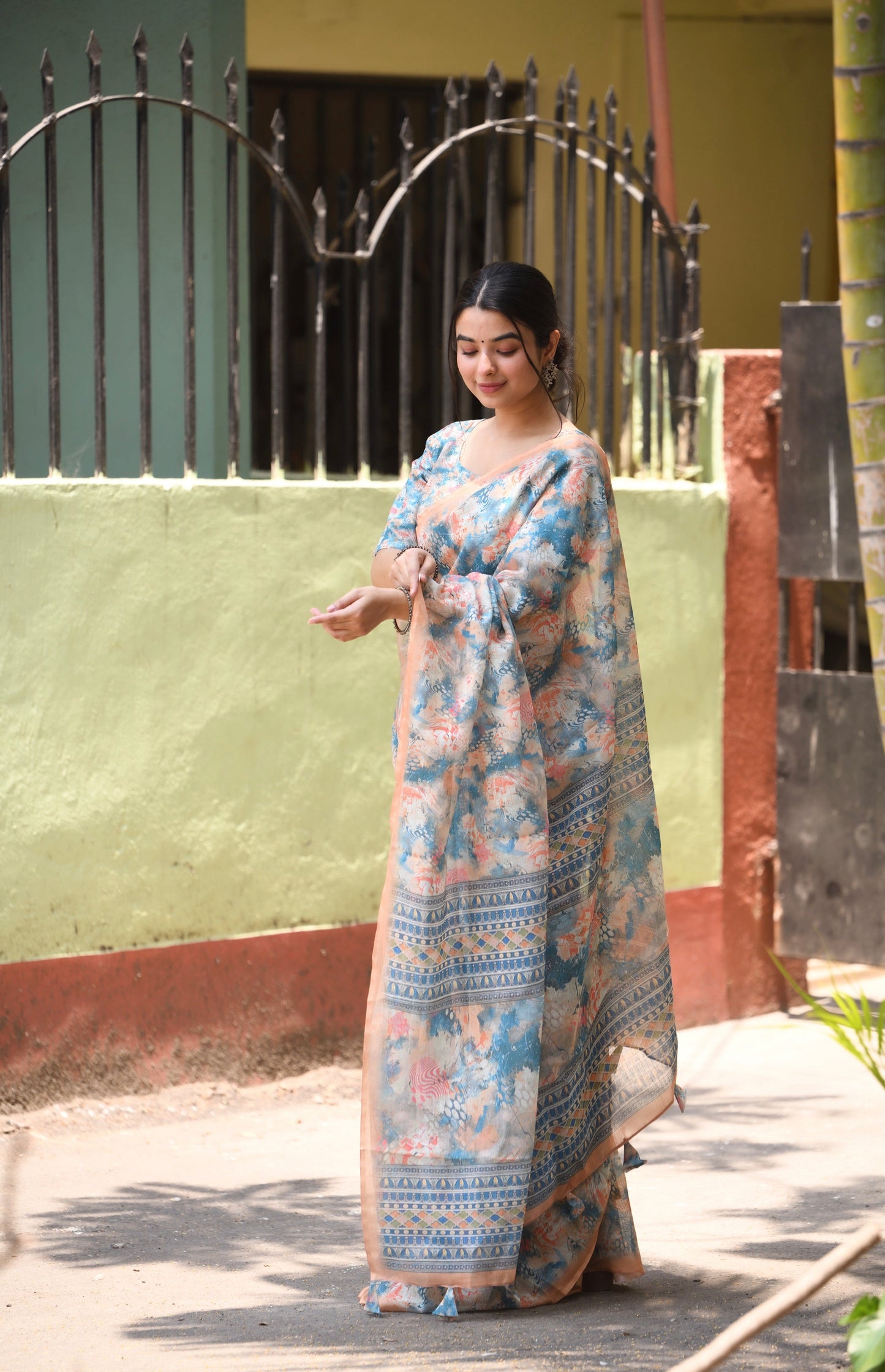 Abstract Printed Pure Linen Saree